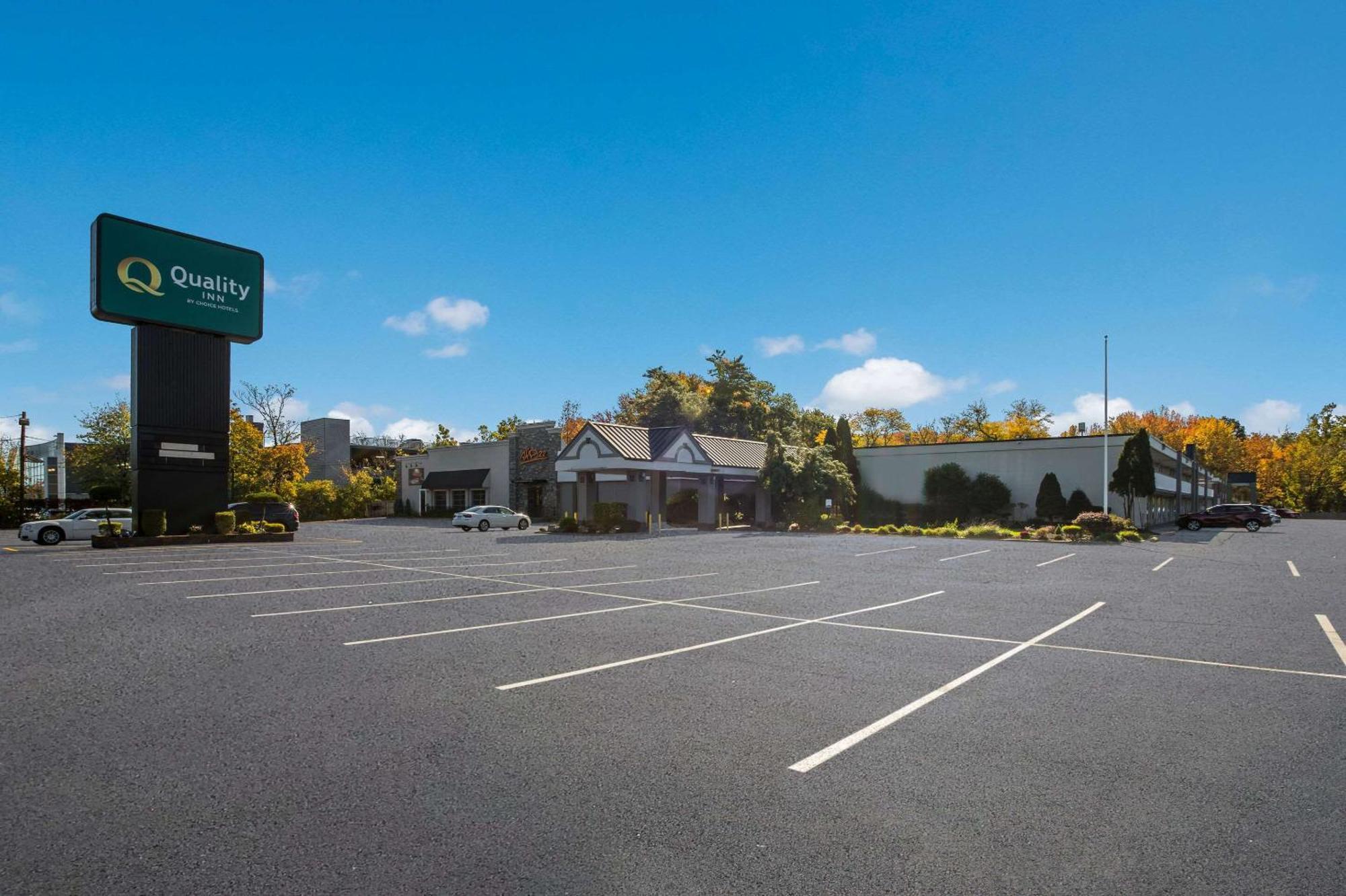 Quality Inn Wayne - Fairfield Area Eksteriør bilde